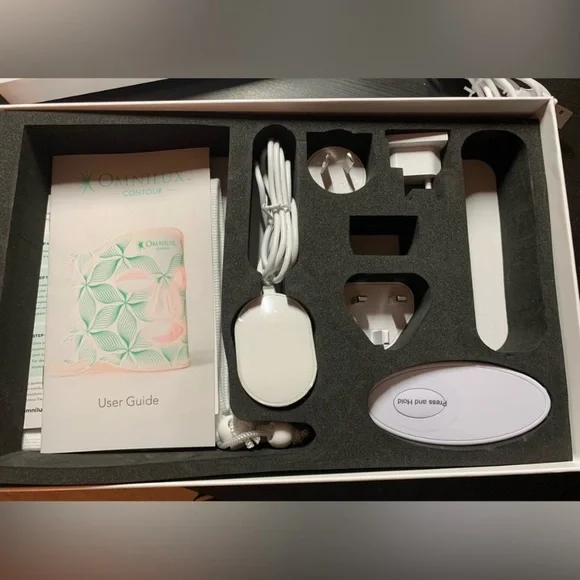 Omnilux LED Light Therapy Face Mask - Picture 7 of 8